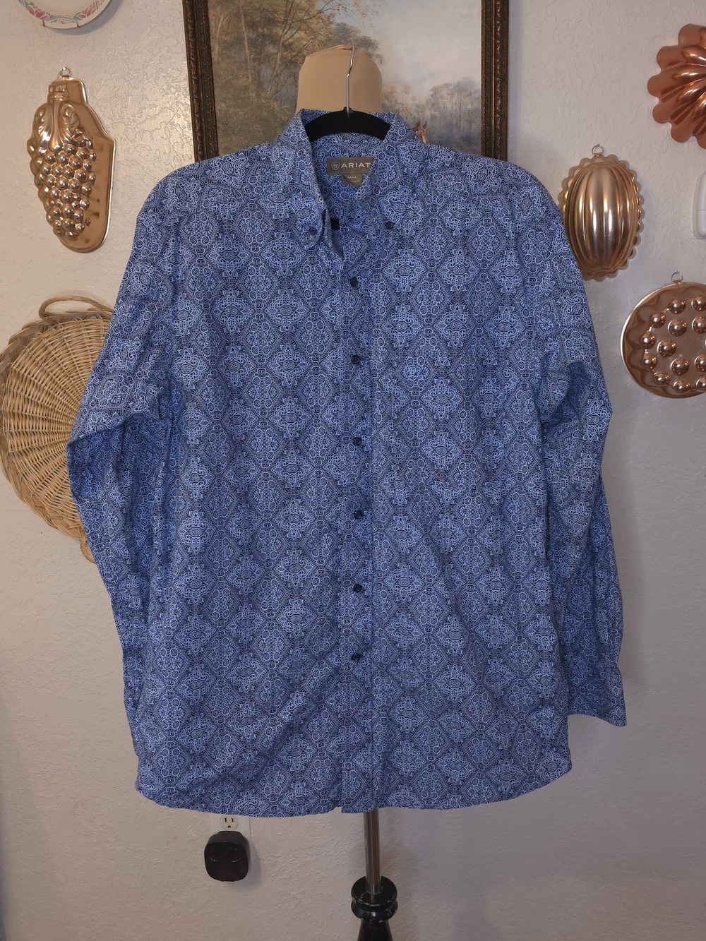 Ariat Men’s Medium Blue Paisley Print Long Sleeve Western Button Down Shirt